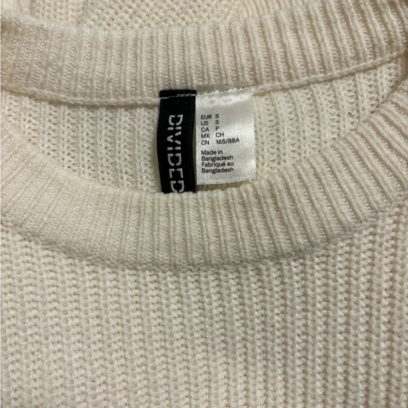 H&M cream cropped knit sweater size small (worn) - Picture 3 of 4